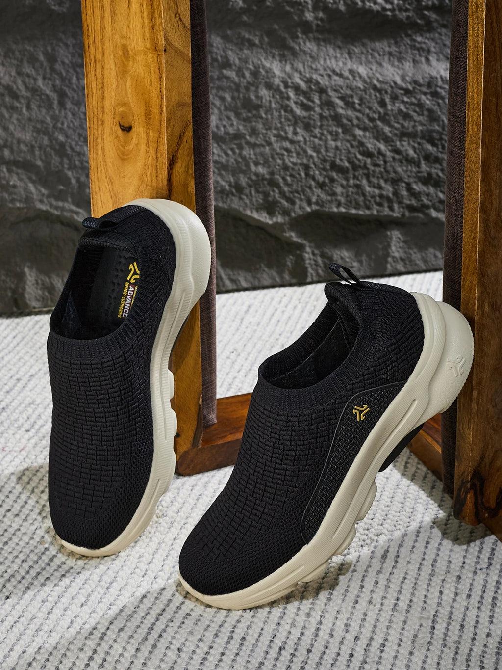 CYNOR-N Black Men's Walking Shoes