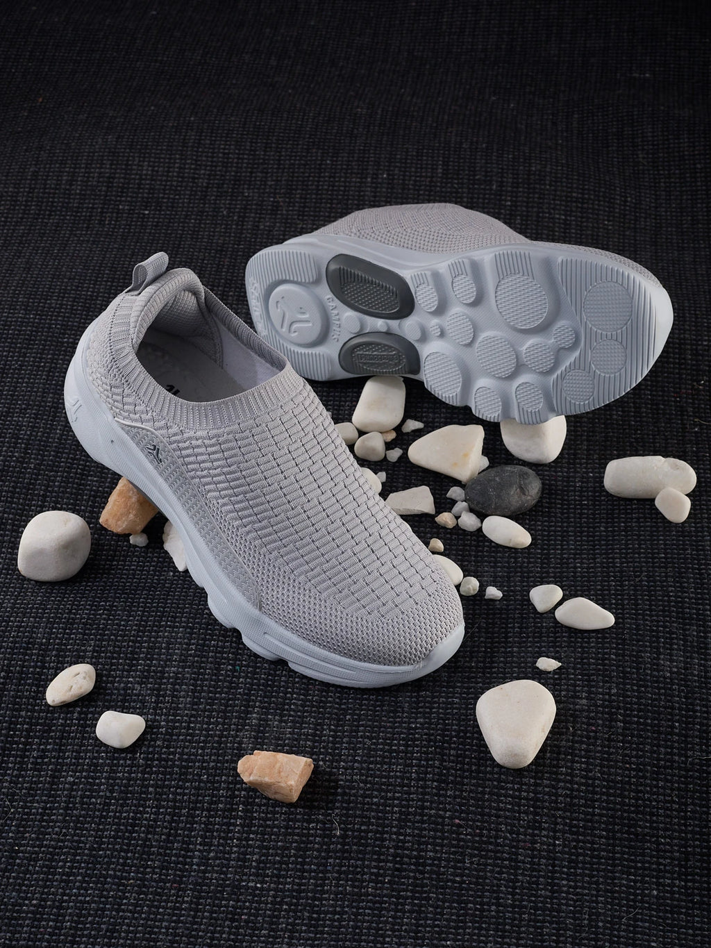 CYNOR-N Grey Men's Walking Shoes