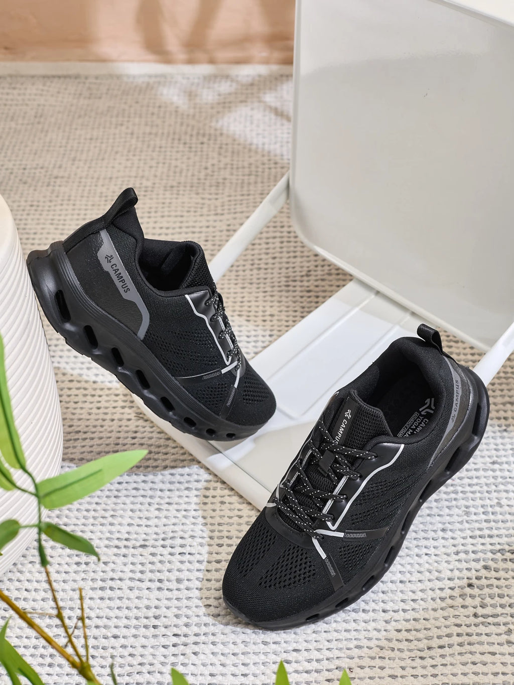 ELVRO Black Men's Running Shoes
