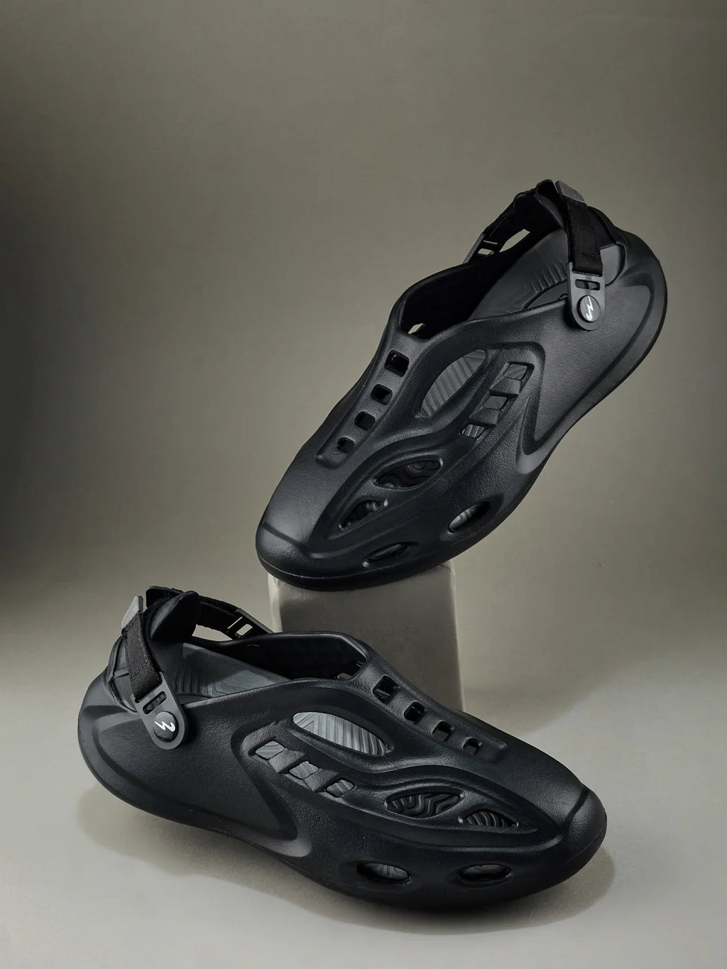 GC-4019B Black Men's Clogs