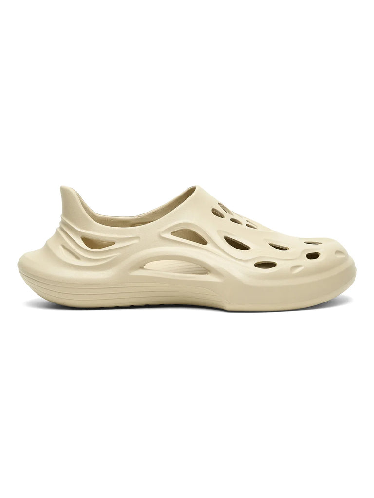 Price DUKE White Men's Running Shoes