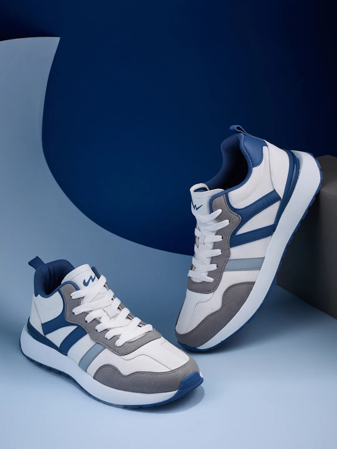 HINGE White Men's Sneakers