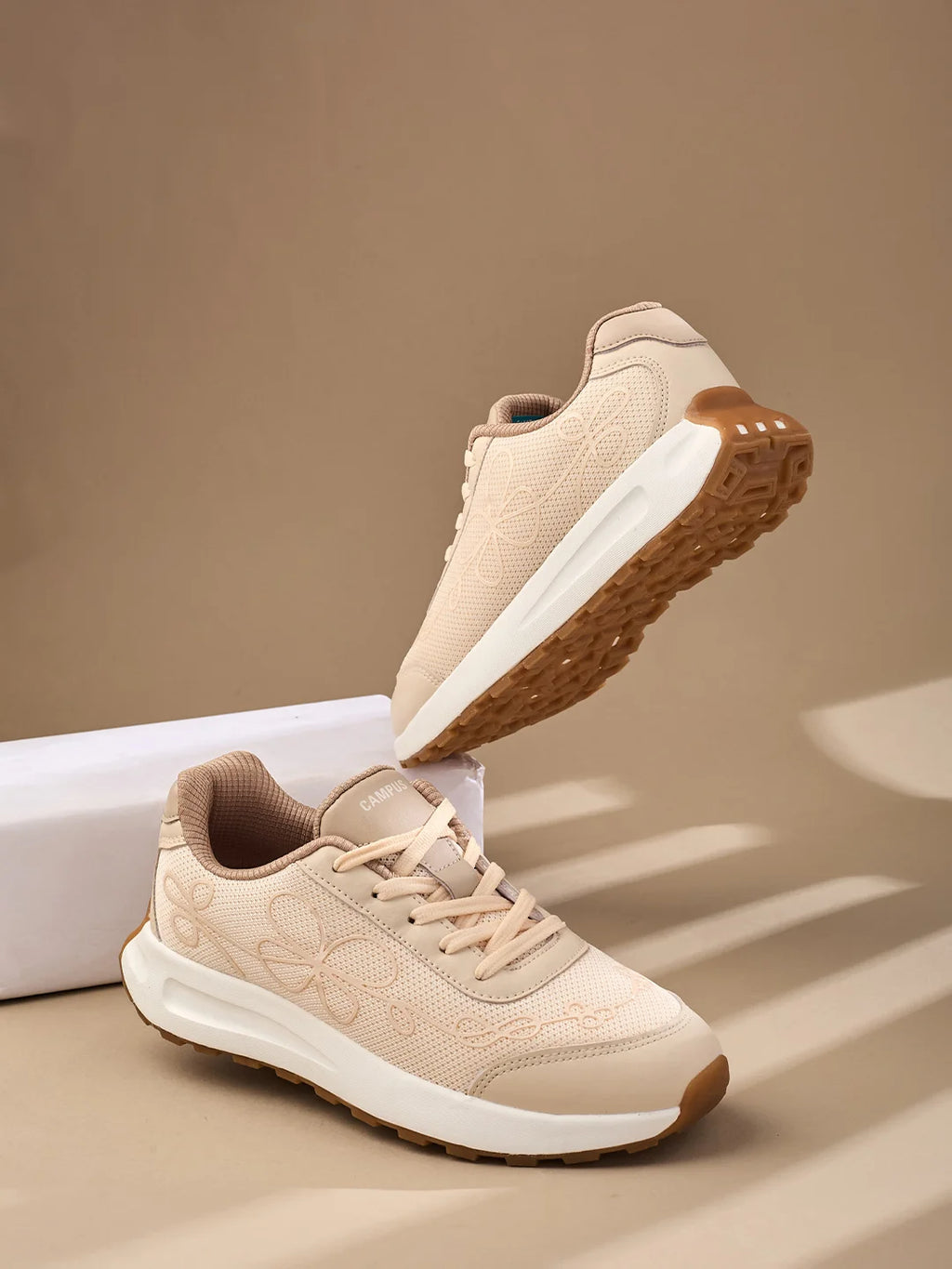 JUJUBEE White Women's Sneakers
