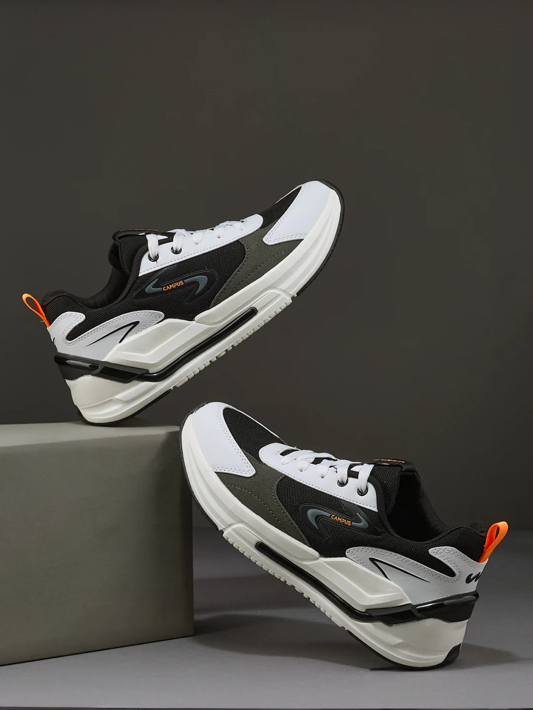 LEVEL Black Men's Sneakers