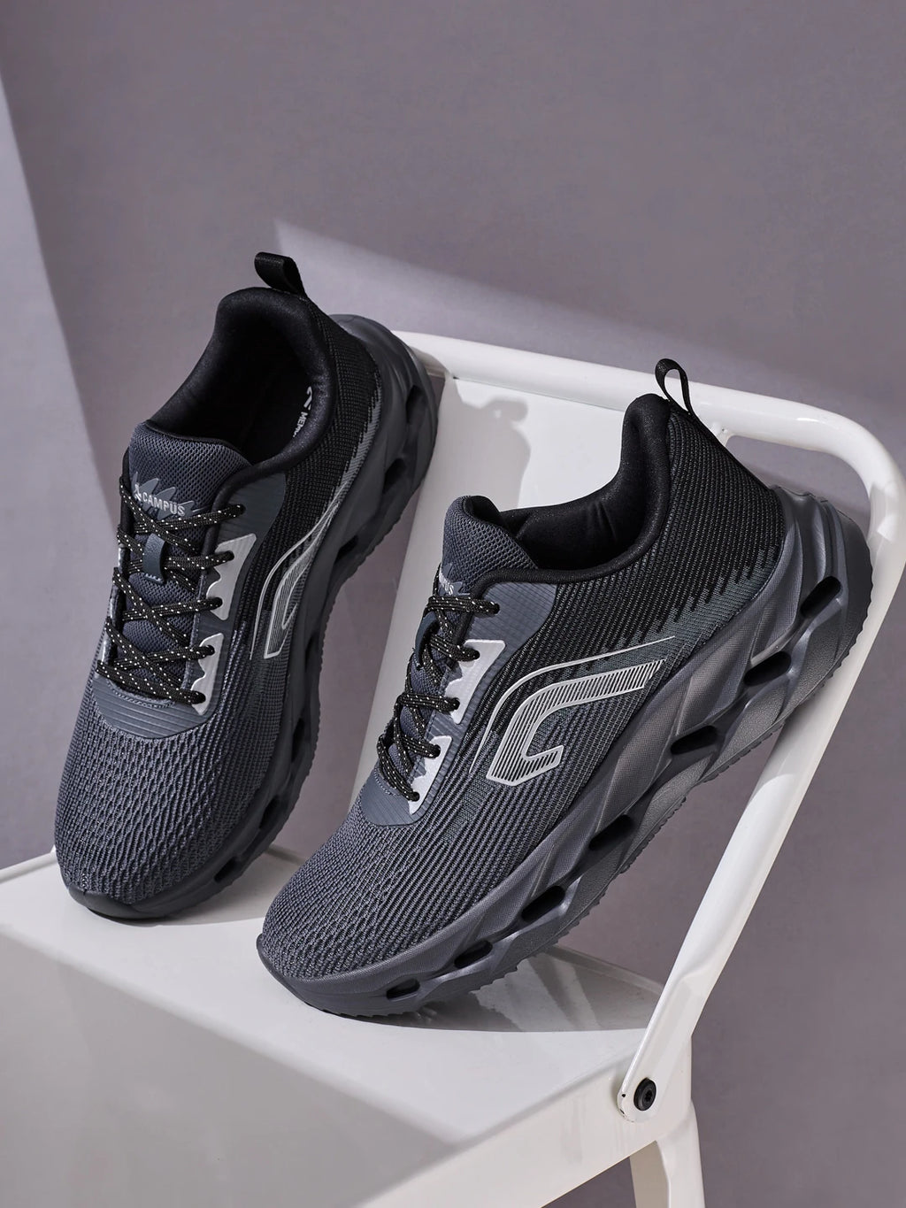 LOOPD Black Men's Running Shoes