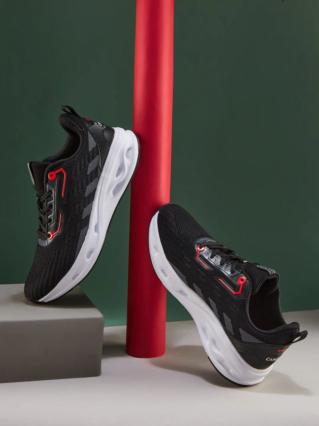 RAZZLE Black Men's Running Shoes