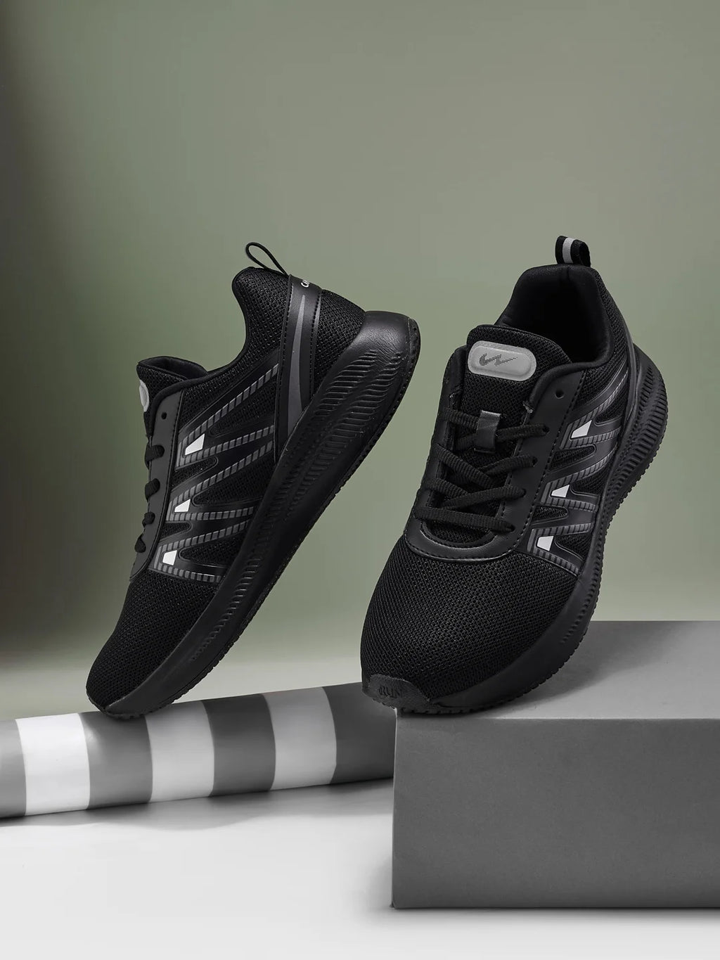 WENDIGO Black Men's Running Shoes
